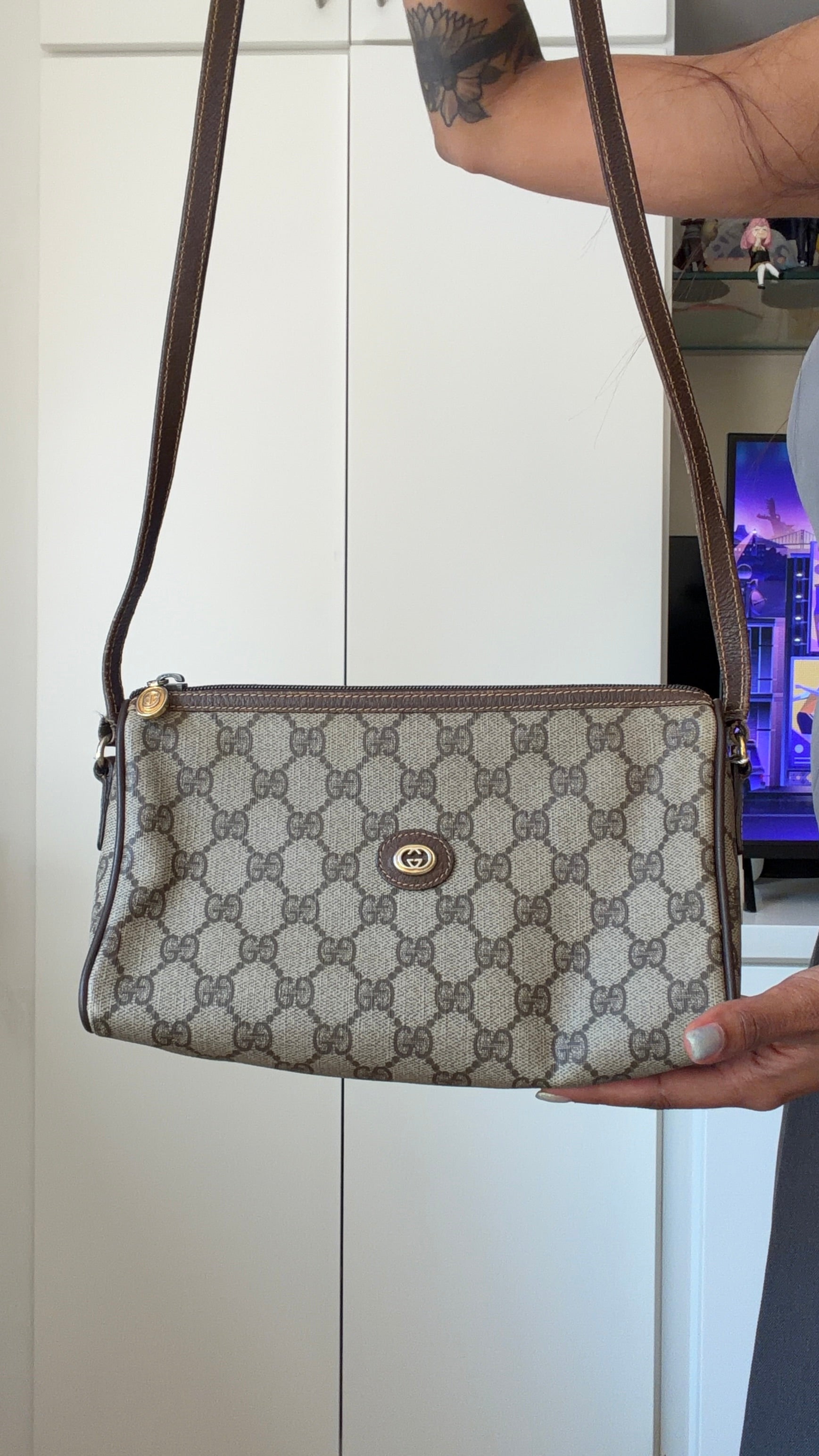 Authentic Vintage Gucci GG Supreme Crossbody Bag – Brown