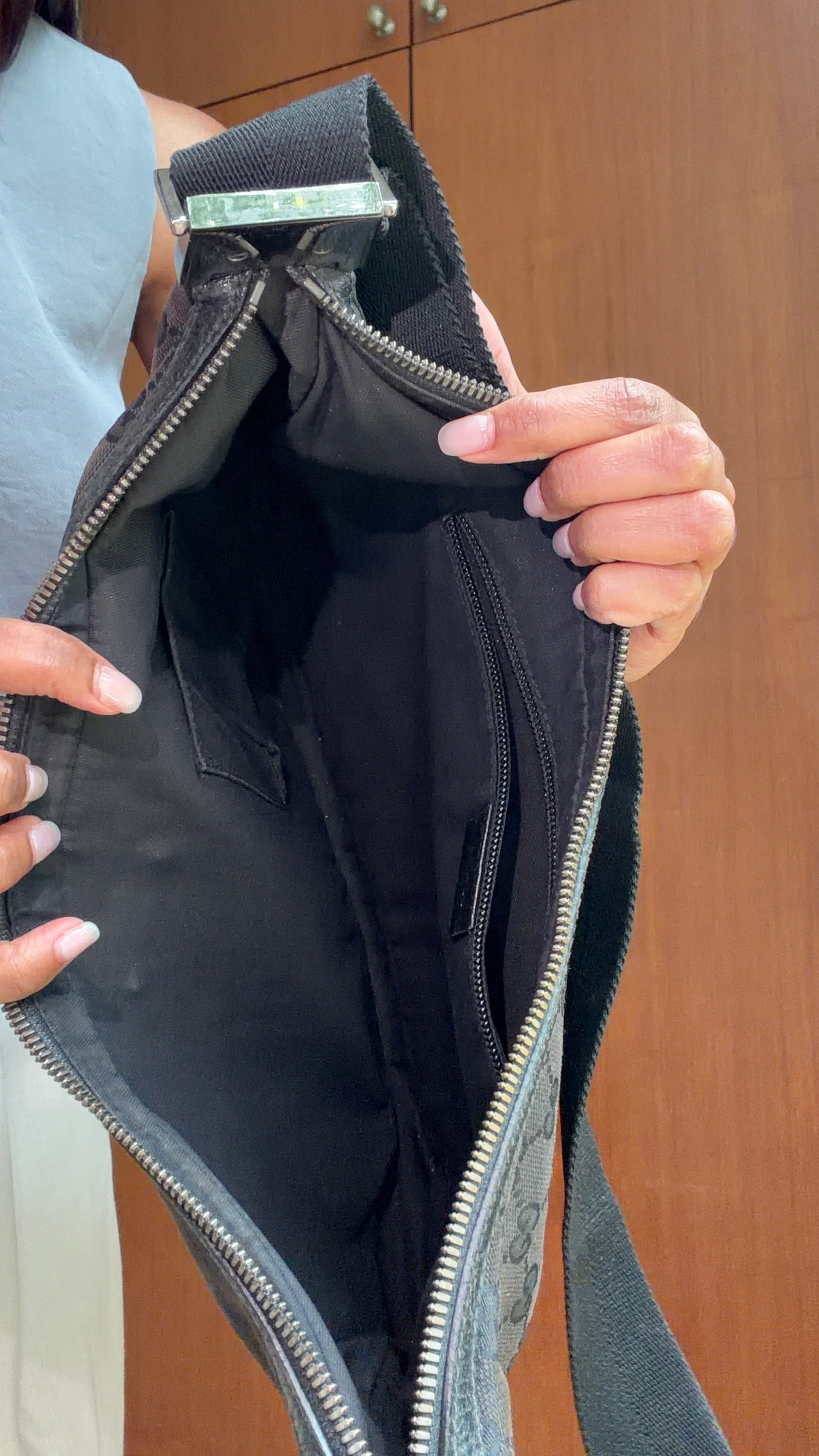 Authentic Vintage Gucci GG Monogram Shoulder Bag – Black