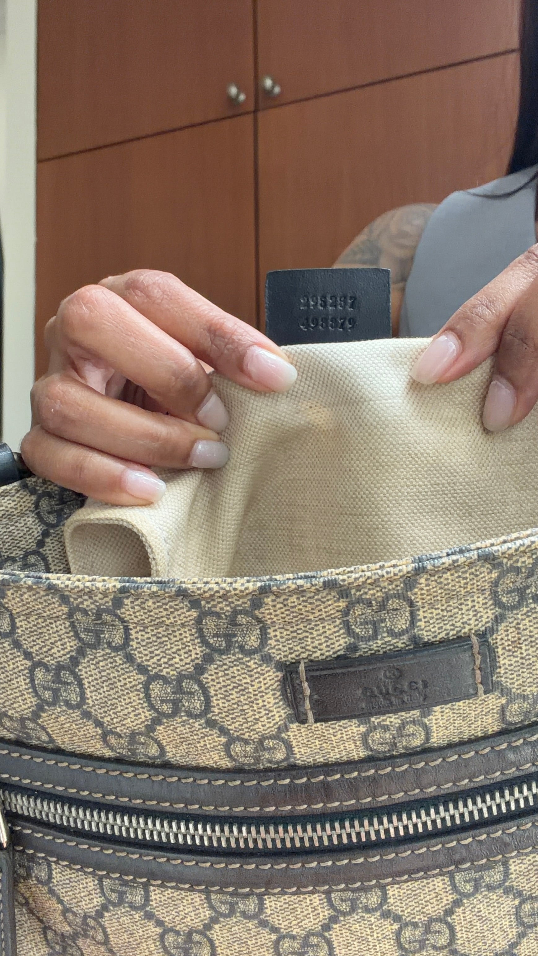 Authentic Gucci GG Monogram Messenger Shoulder Bag
